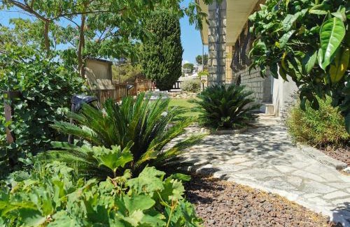Carnoux-en-Provence Villa | Le coteau fleuri