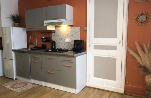 Faubourg North Apartamento | Le Cozy near center train station & SciencesPo