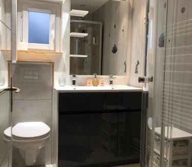Faubourg North Apartamento | Le Cozy near center train station & SciencesPo