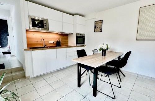 Epernay Apartamento | Le Cubry : Appart hyper-centre avec une place de parking