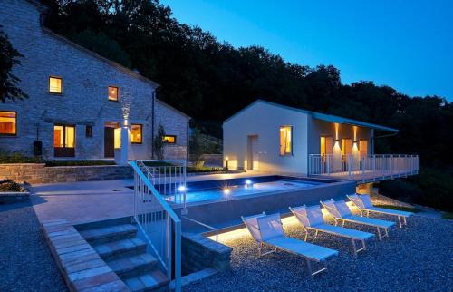Arcevia Apartamento | Le Cune, Apt Quercia Bella - AC, Pool & Jacuzzi