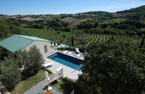 Arcevia Apartamento | Le Cune, Apt Quercia Bella - AC, Pool & Jacuzzi