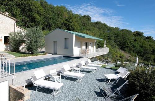 Arcevia Apartamento | Le Cune, Apt Quercia Bella - AC, Pool & Jacuzzi