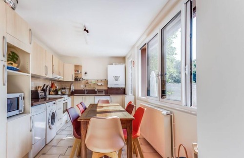 Courseulles-sur-Mer Casa | Le Cyclamen by Interhome