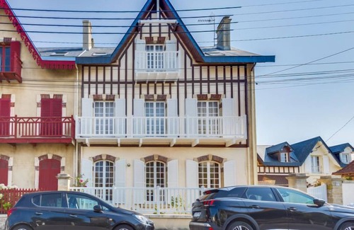 Courseulles-sur-Mer Casa | Le Cyclamen by Interhome