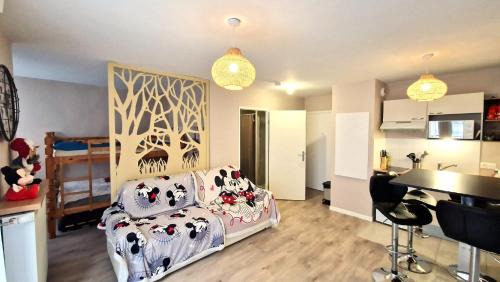 Chessy Apartamento | Le Debussy 5 personnes, lit bébé, balcon, parking privé gratuit