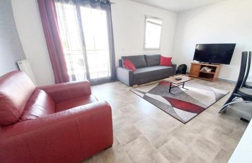 Bobigny Casa | Le Diplomate Tramway Balcon Parking et Wifi