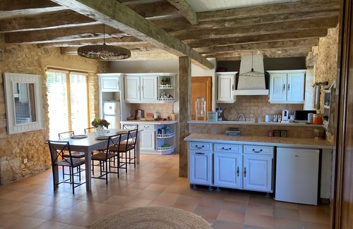 Sainte-Foy-de-Longas Cabaña | Rural-La Petite Longère-Baño privado con bañera-Vista al campo