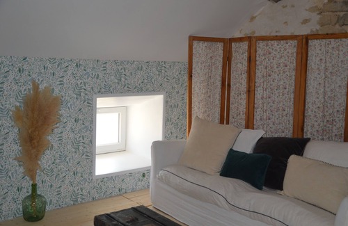 Stigny Casa | le domaine aux herbes folles
