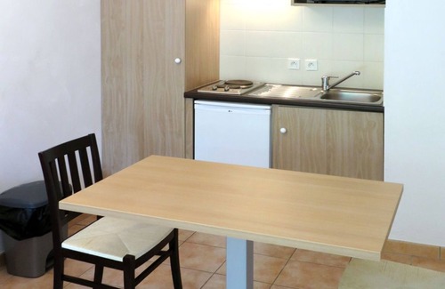 Barbaste Apartamento | Le Domaine du Golf d'Albret by Interhome
