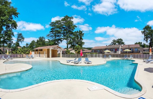 Barbaste Apartamento | Le Domaine du Golf d'Albret by Interhome