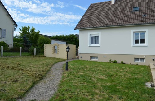 Cresserons Casa | Le Dortoir, Maison Familiale - Jardin - 5km mer