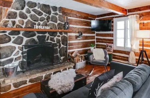 Sainte-Agathe-des-Monts Cabina | Le Douillet - Rustic chalet with wood fireplace