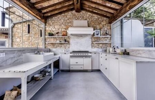 Aubussargues Casa | Le Duché - Maison de Charme à Aubussargues Avec Piscine Couverte et Chauffée