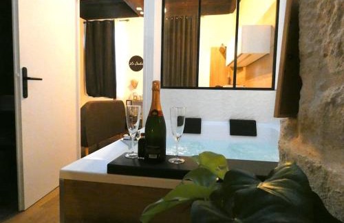 Dijon Centre Ville Apartamento | Le Duché - Séjour romantique avec balnéo privative - Dijon centre