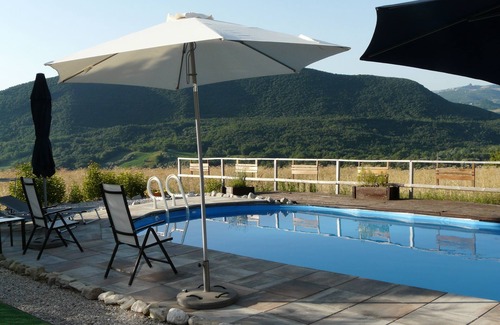Casoli Apartamento | Le Farfalle Abruzzo - Apartamento de la granja 1 con piscina cerca de Casoli