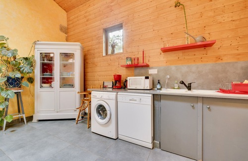 Saint-Pierre-d'Aurillac Casa | Le Fil Rouge – Un alojamiento acogedor entre piedra y diseño, en el campo
