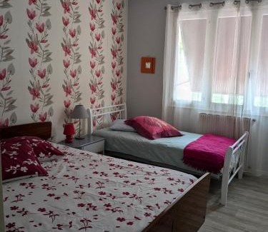 Lauzerte Cama Y Desayuno | Le fleuri du TUC de Saint-Paul