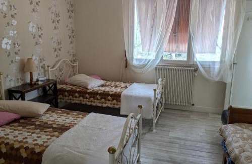Lauzerte Cama Y Desayuno | Le fleuri du TUC de Saint-Paul