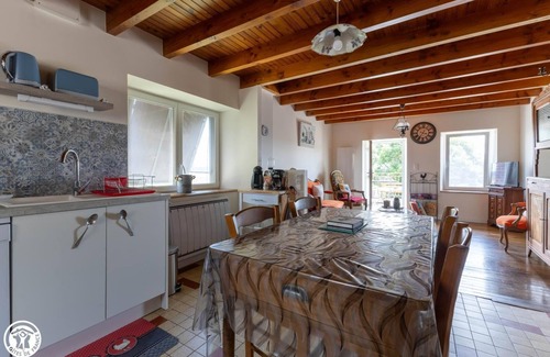 La Chapelle Sur Usson Casa | Le Gîte à la Campagne aux Pierres Violettes