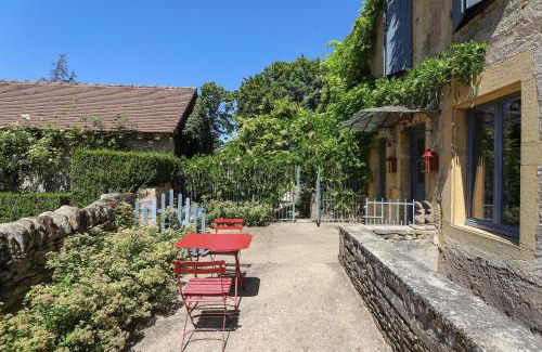 Saint-Julien-de-Civry Casa | Le gîte de Montjardin du Château de Vaulx