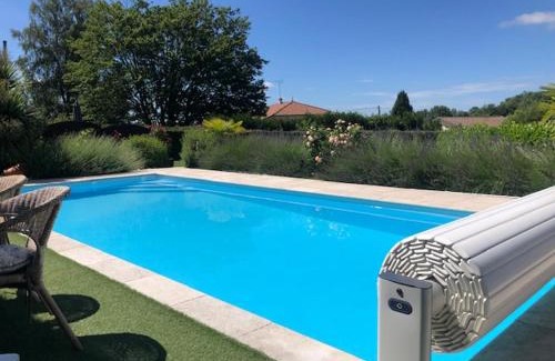 Charente Casa | Le gîte de Lou - Piscine privative et massages Bien-être