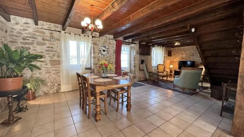 Saint-Junien Casa | Le gite de nathye