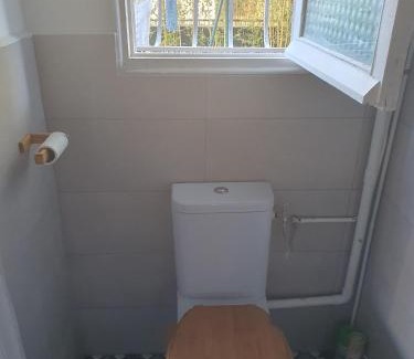 Saint-Cyr-sur-Mer Casa | Le Goëland, chambre d'hôte avec coin cuisine SDB privée,20m2, jardin et piscine, proche mer