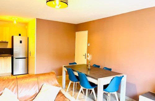 Bellegarde-sur-Valserine Apartamento | *Le Golden Blue* Magnifique T3 à 5min du centre avec parking gratuit