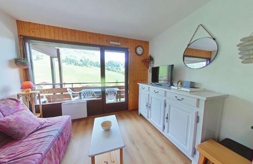 Le Grand-Bornand Apartamento | Le Grand-Bornand : Studio cabine, au pied des pistes, 5 couchages - FR-1-241-15