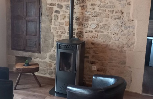 Sainte-Eulalie-d'Olt Casa | Le Grand Gîte de Malescombes Avec Piscine Privée, à la Campagne,
