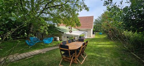 Halinghen Cama Y Desayuno | Le grand jardin de Gaïa et de Rose