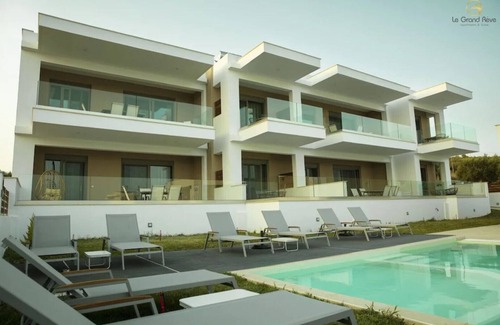 Gerakini Casa | Le Grand Rêve Deluxe Family Apartment 1