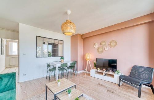 Parilly Apartamento | Le Grand Voyageur - 3 chambres - Parking privé - Métro