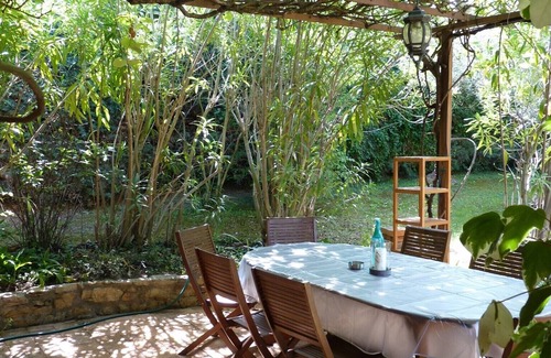 Bagnols-sur-Ceze Apartamento | apartamento con piscina Provenza occitana