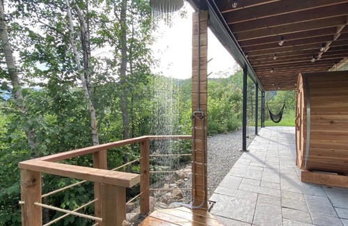 L'Anse-Saint-Jean Chalet De Esquí | Le Harfång - Vue imprenable - Sauna - 3min du Mont