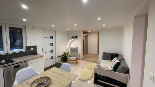 Castelnaudary Apartamento | LE HAVRE D'ATHENA - Grand appart, jardin privé, abri vélos & accès rapide A61