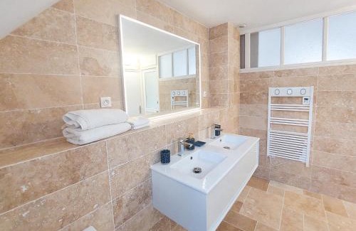 Amboise Casa | Le Huis Clos