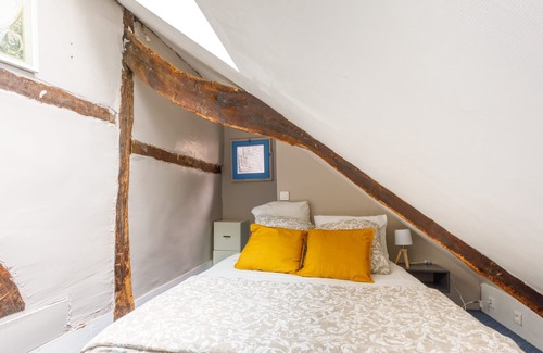 Dinan - Saint-Malo Apartamento | Le Jacobin 4-Apartamento-Baño con ducha-Vista al patio