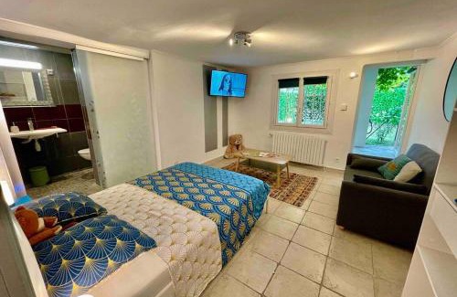 Route d'Arles Apartamento | LE JAD Joli F2 proche Gare, Arènes avec terrasse privée