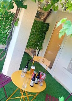 Route d'Arles Apartamento | LE JAD Joli F2 proche Gare, Arènes avec terrasse privée