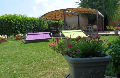 Oppede Cama Y Desayuno | Le Jardin d'Ivana