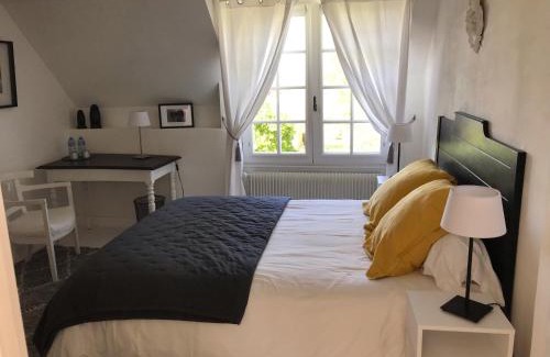 Dragey-Ronthon Cama Y Desayuno | Le jardin de Dragey