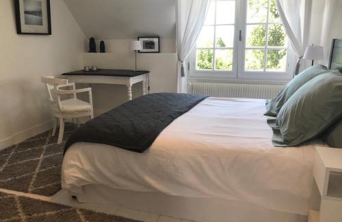 Dragey-Ronthon Cama Y Desayuno | Le jardin de Dragey