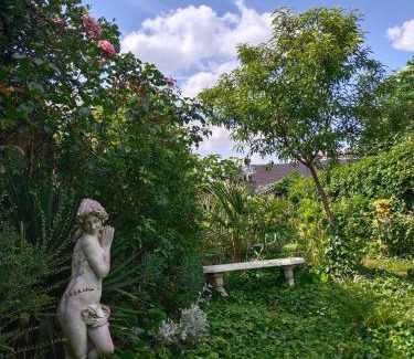 La Chapelle-aux-Choux Casa | Le jardin Renard-Clos sur Loir cottage in the Loir & Loire valleys