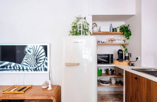 Carpentras Apartamento | Le Jardin Secret - Bali Suite with whirlpool, very large TV, air conditioning and wifi