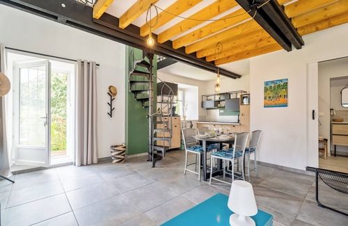 Plouasne Casa | Casita de campo 'Ravissant Gite Rénové Breton' con terraza privada, jardín privado y Wi-Fi
