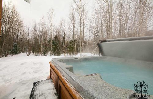 Petite-Riviere-Saint-Francois Chalet De Esquí | Le Loonix- Chalet familiale avec Spa