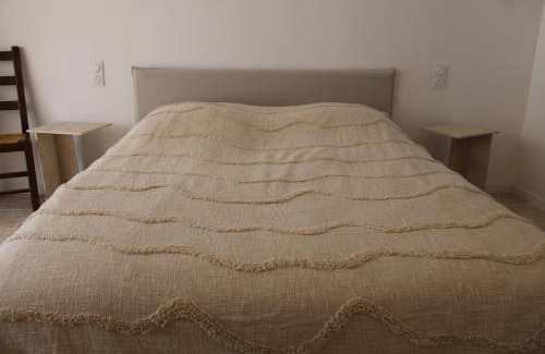 Bourg-Saint-Andeol Apartamento | Le Laoul cottage 2 people