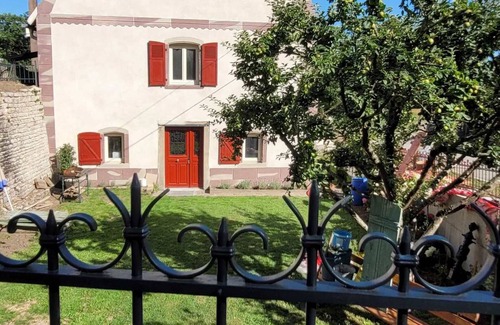 Fenetrange Casa | LE LAVOIR D'ADELE- SPA and SAUNA - Waterfront house at the foot of the château.